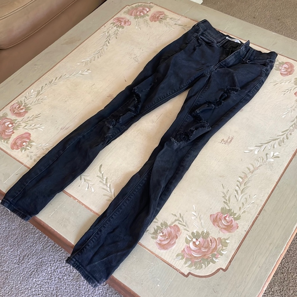 Low rise ripped skinny jeans